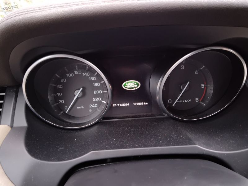 GuidiCar - LAND ROVER Range Rover Evoque 2014 Evoque 2.2 td4 Pure Tech Pack 150cv 5p auto 9m Usato